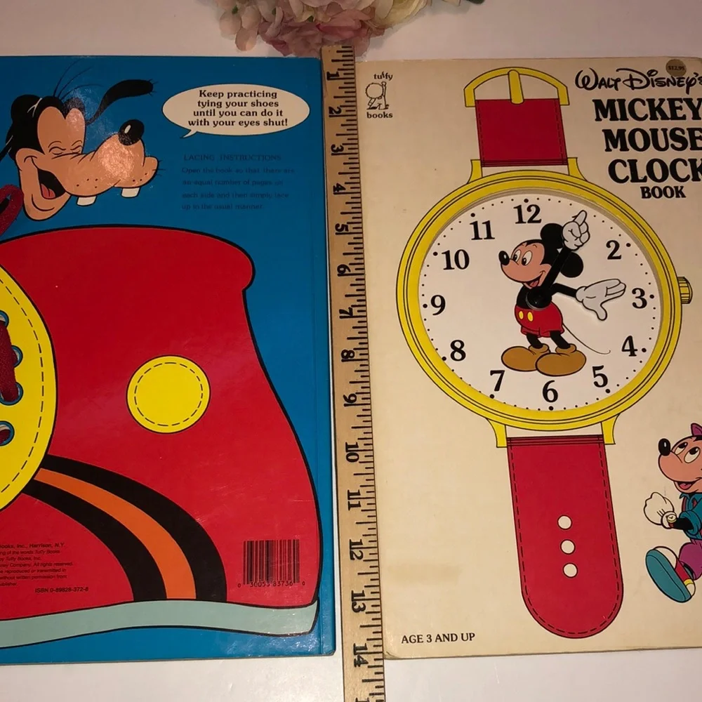 Old WALT DISNEY MICKEY MOUSE CLOCK BOOK Walt Disney Goofy Shoelace Book